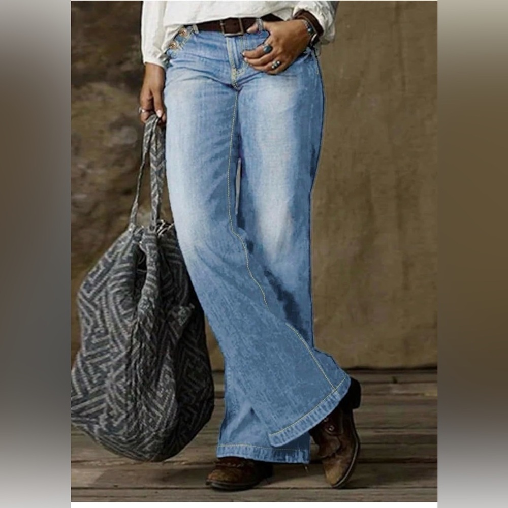 🩷🩷🩷NWOT Women’s Sailor Style Distressed Jeans, Large - XL